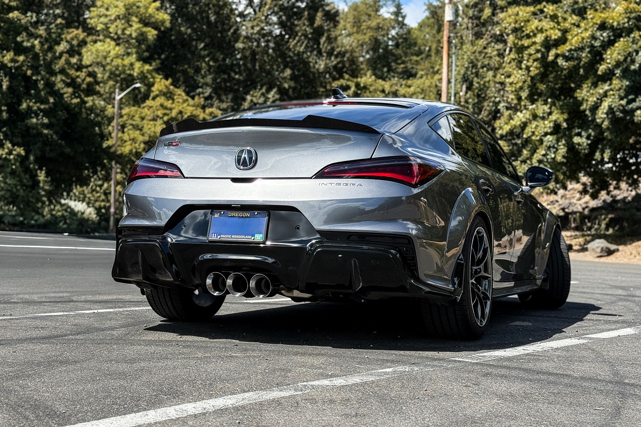 triple rear tips in polished finish