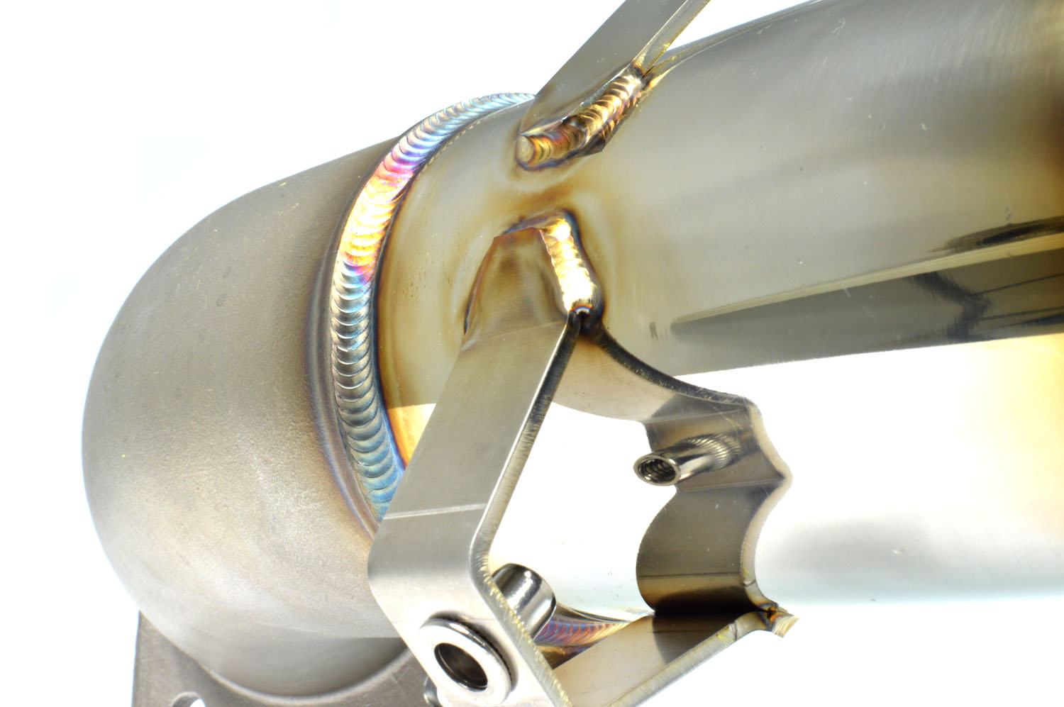 super-clean-welds-on-performance-downpipe