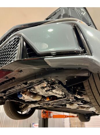 The 27WON RMM shown on a stock Civic Type R