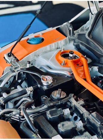 Re-use your Honda coolant cap and apply a layer of style with our included sticker featuring our "W" logo