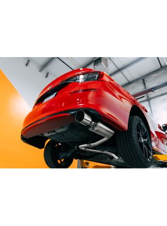 A single 4.5" tip fills in the passenger side of rear bumper