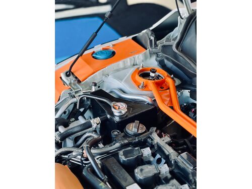 Re-use your Honda coolant cap and apply a layer of style with our included sticker featuring our "W" logo