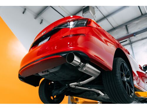 A single 4.5" tip fills in the passenger side of rear bumper