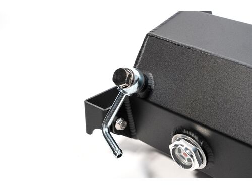 Banjo style fittings ensure trouble free operation of fluid transfer